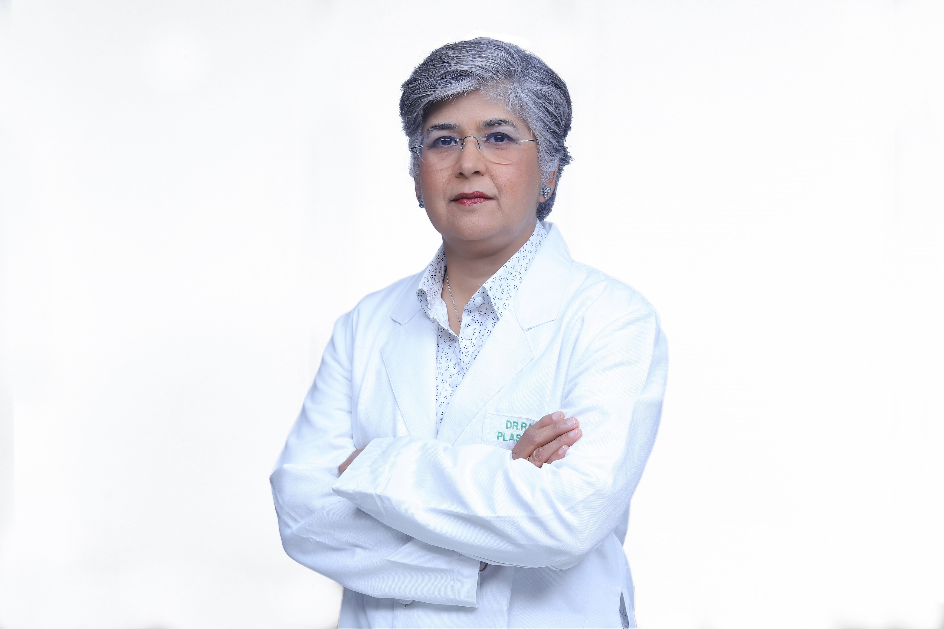 Dr Rashmi Teneja: Thoracic Surgeon in Delhi, India