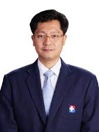 DR. SIRARUJ SAKOOLNAMARKA: Neuro surgeon in Bangkok, Thailand
